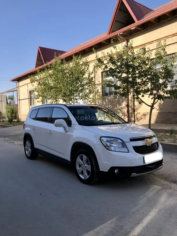 Сколько мест в chevrolet orlando (шевроле орландо)?