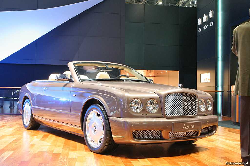 Компания bentley предложит специальную версию azure для всей гаммы моделей