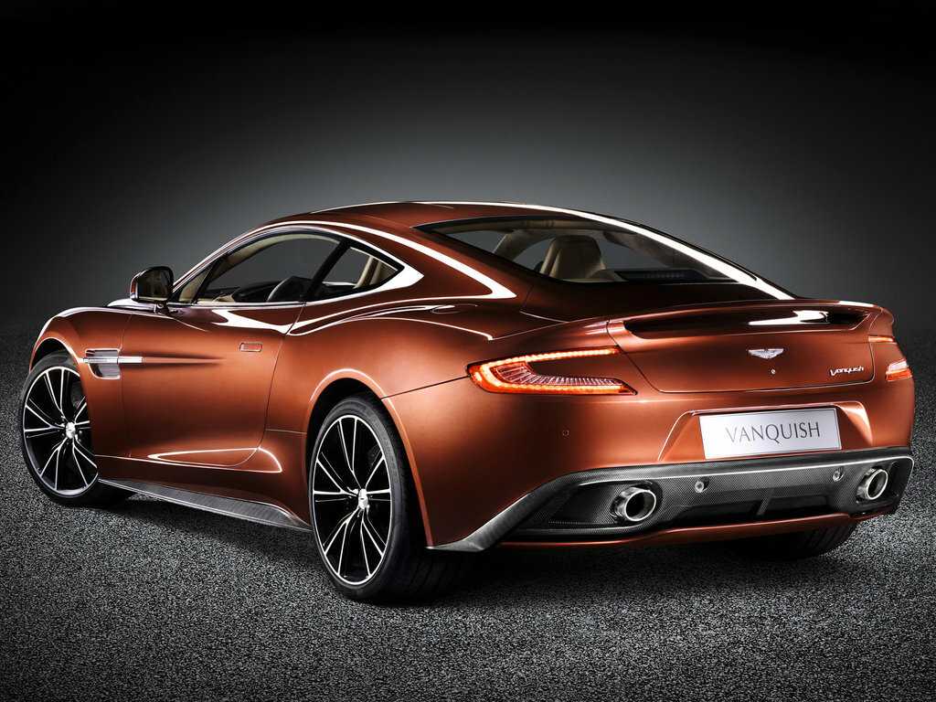 Агент 007 и aston martin db10