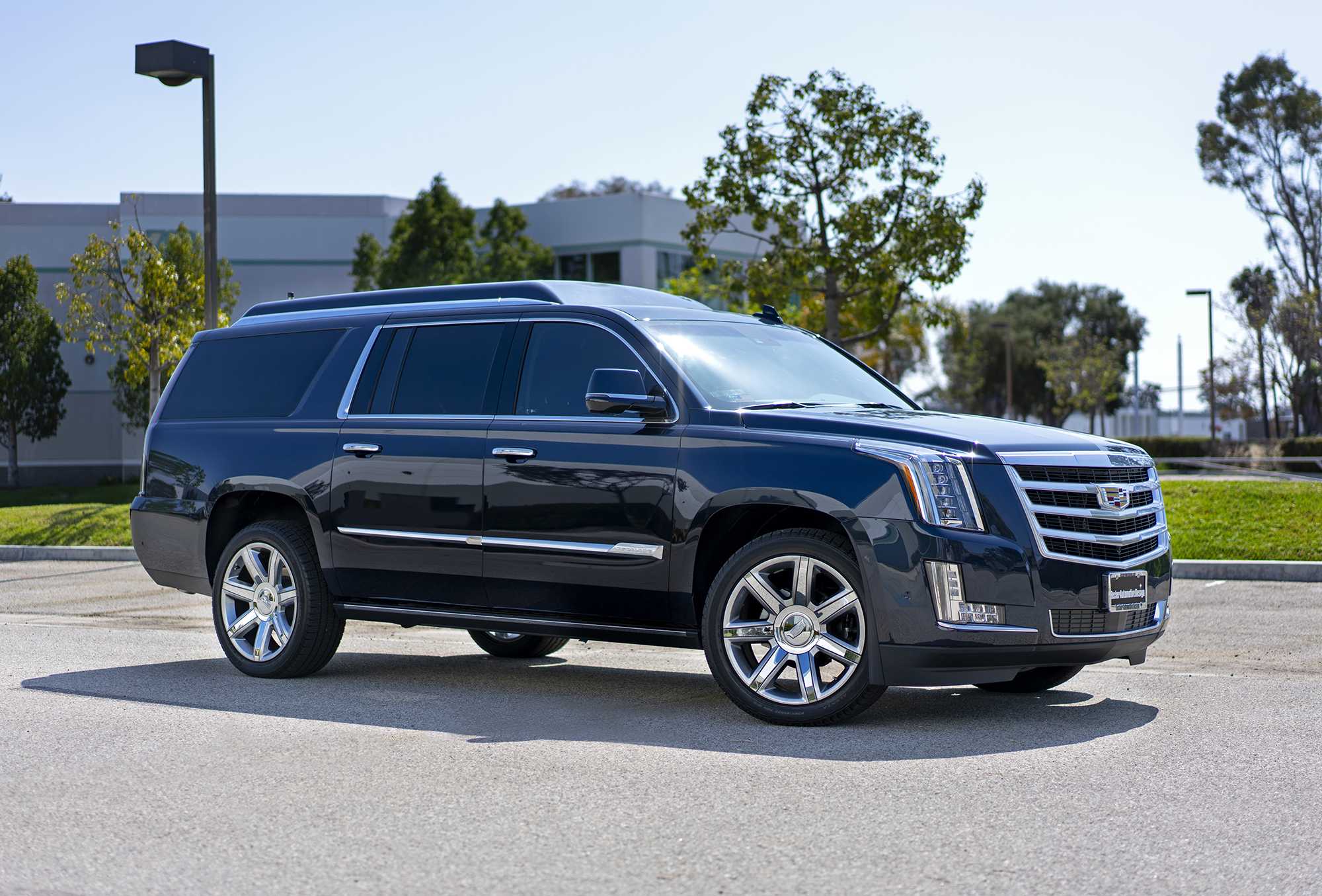 Cadillac escalade: поколения, кузова по годам, история модели и года выпуска, рестайлинг, характеристики, габариты, фото - carsweek