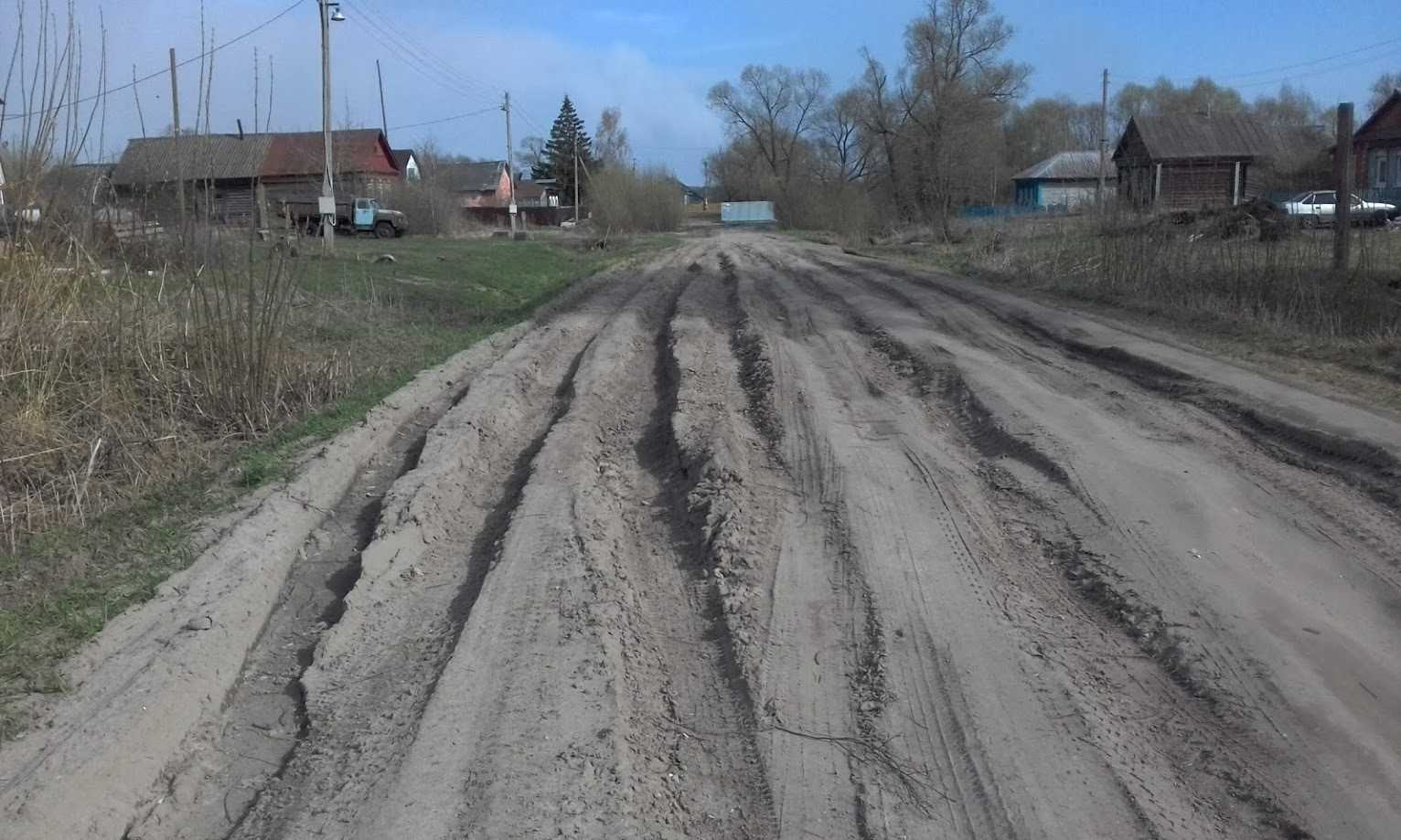 Как выбраться из автомобильной колеи на дороге. как ездить правильно по снежной колее
