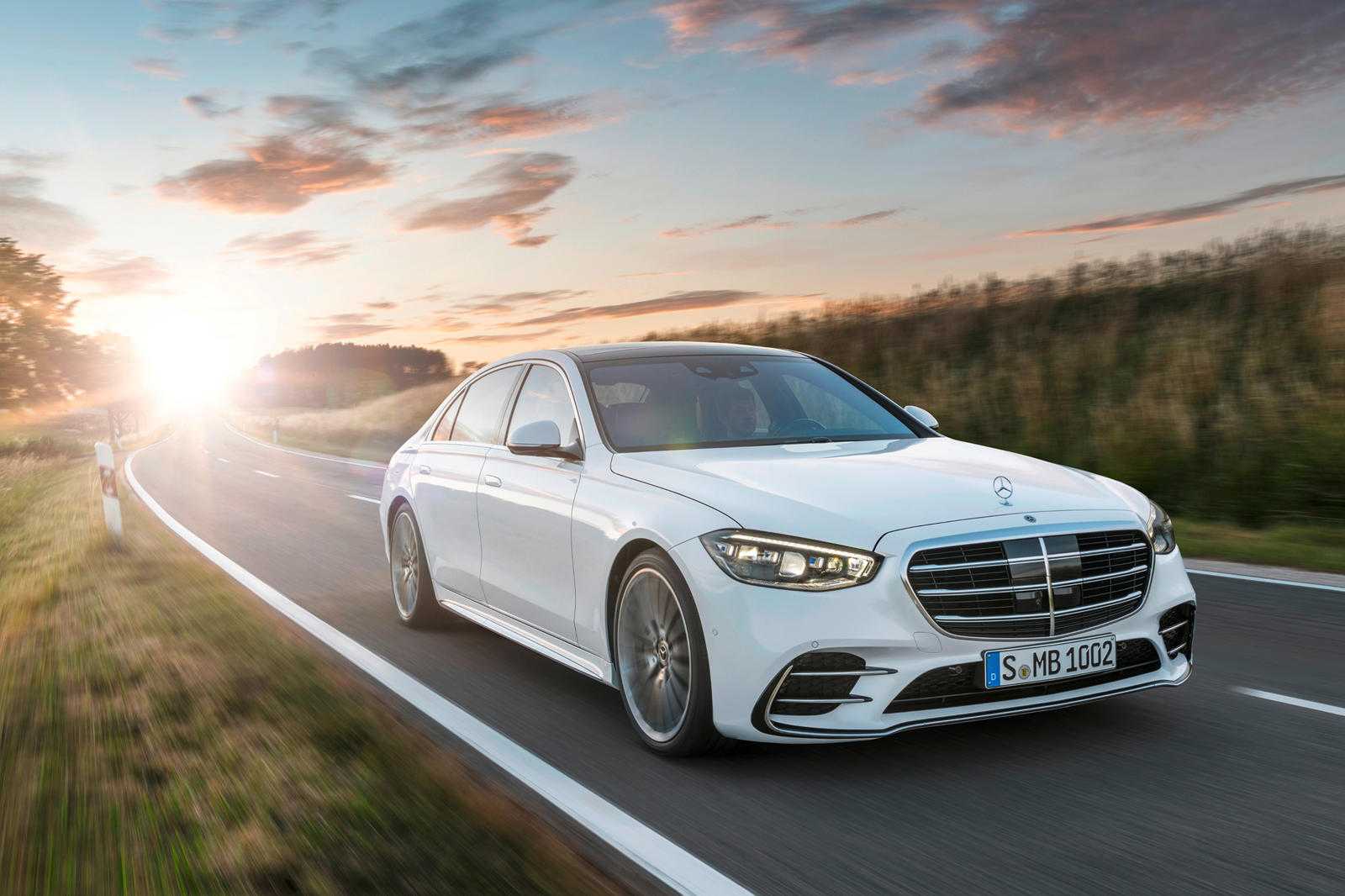 Сравнение mercedes-benz gl-class и mercedes-benz s-class. что лучше?