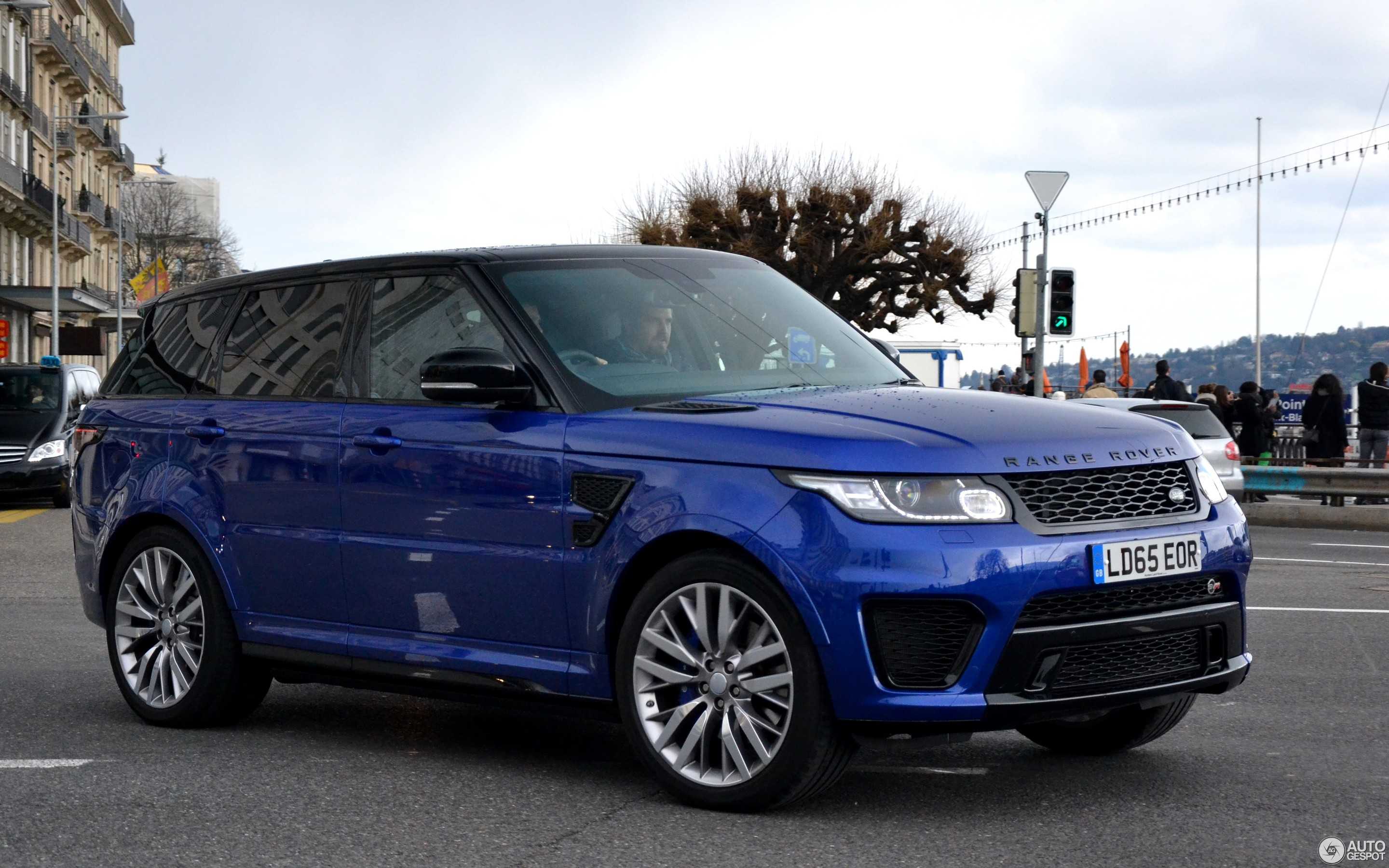 2015 land rover range rover lwb supercharged спецификации, цвета, 0-60, 0-100, сопротивление четверти мили и обзор максимальной скорости - mycarspecs russia / россия