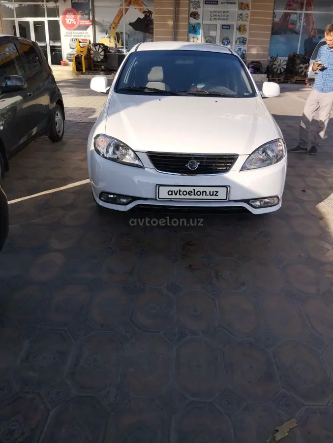 Сколько стоит автомобиль daewoo gentra?