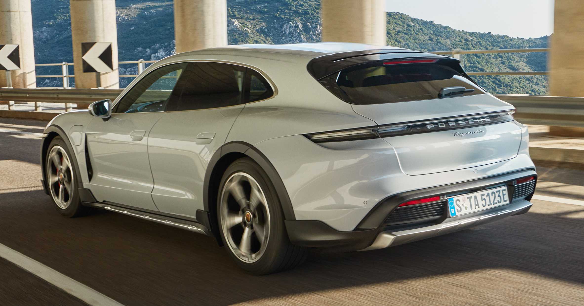 Почувствуй разницу: почему porsche 911 лучше арендовать, а не покупать?