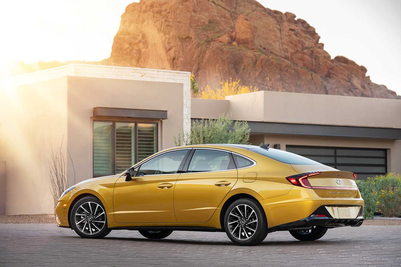 Hyundai sonata и kia k5 – такие похожие, но такие разные бизнес-седаны