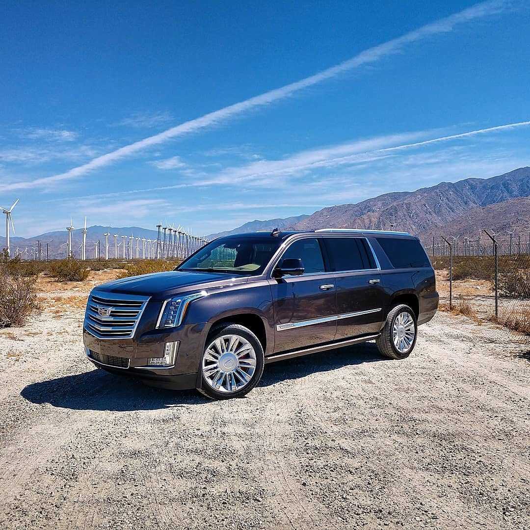 История модельного ряда cadillac escalade.