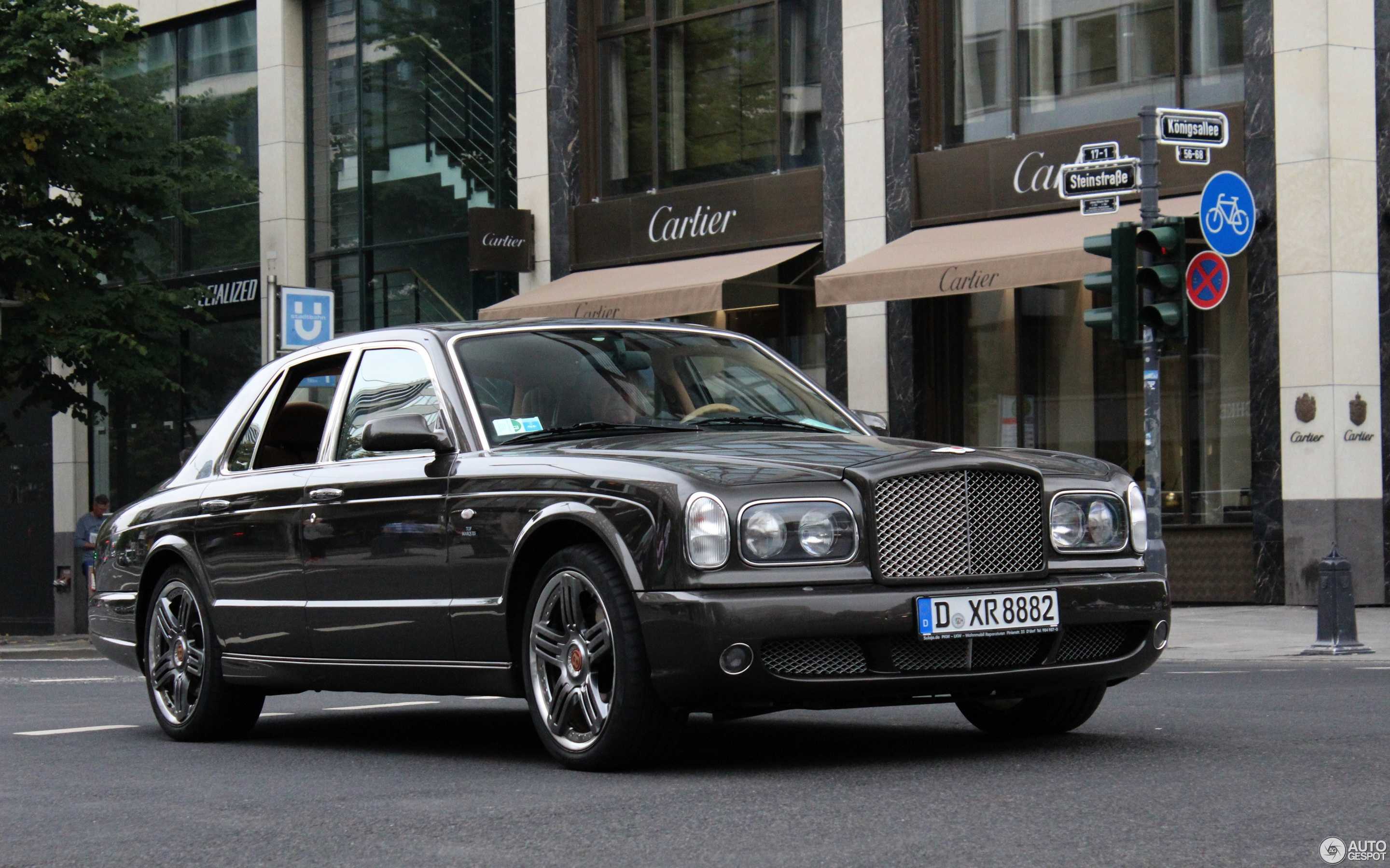 Bentley arnage: поколения, кузова по годам, история модели и года выпуска, рестайлинг, характеристики, габариты, фото - carsweek