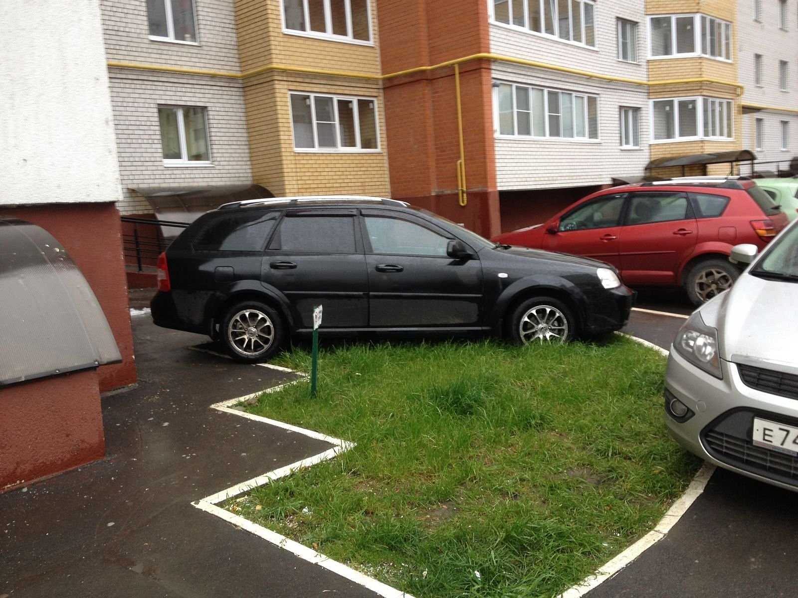 Что считается газоном при стоянке автотранспорта