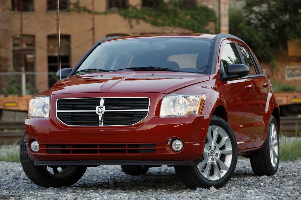 Dodge caliber. Додж Калибер 2011 года. Додж Калибр 2005 год. Крайслер Калибр. Рестайлинг Додж Калибер 2009.