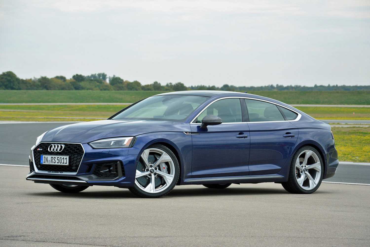 Заряженный универсал audi rs6 avant (c7). audi rs6 описание модели характеристики модификации фото видео технические характеристики audi rs6