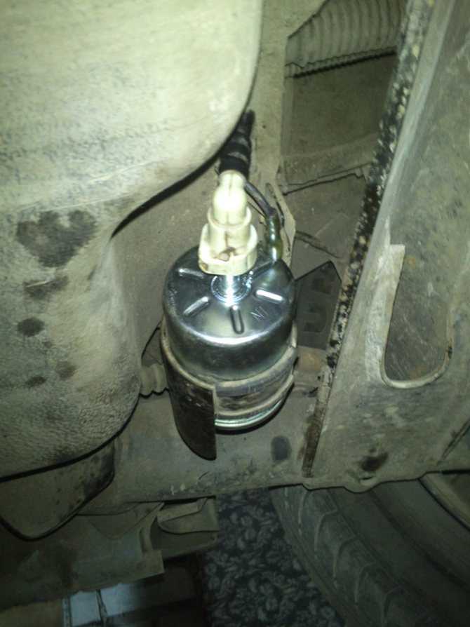 Где находится топливный модуль на шевроле авео т300: расположение