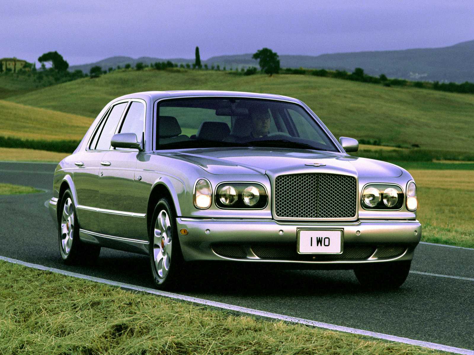Обзор bentley arnage – одного из мощнейших седанов недавнего прошлого - автокредит легко