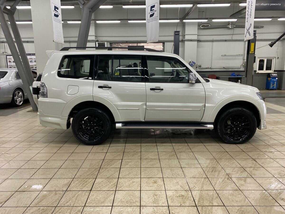 Mitsubishi pajero 4 с 2006 года - замена колеса