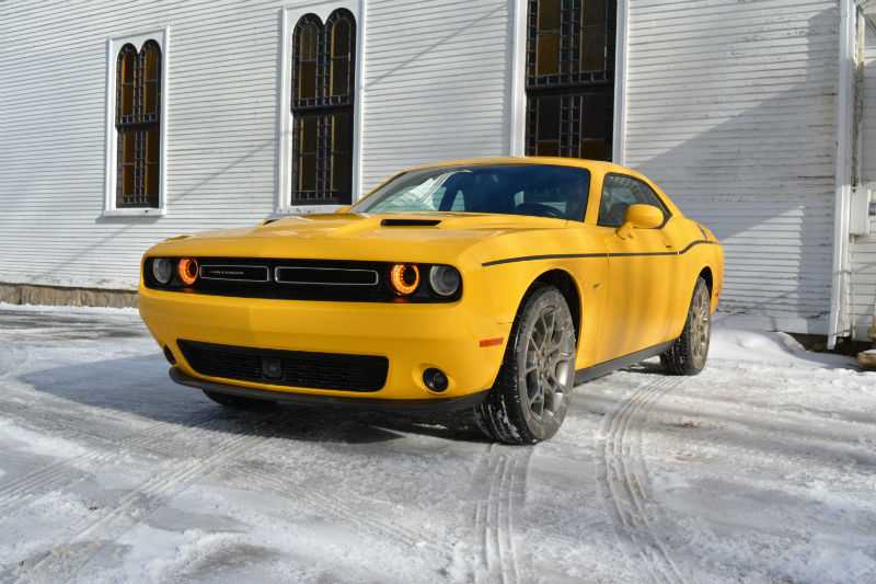 Dodge challenger - настоящий «олдскульный» американский суперкар. dodge challenger