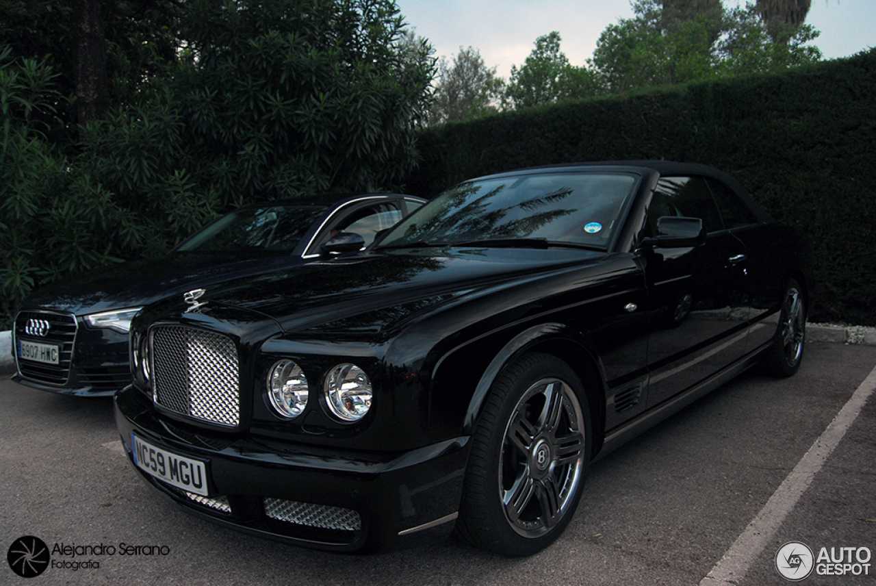 Компания bentley предложит специальную версию azure для всей гаммы моделей