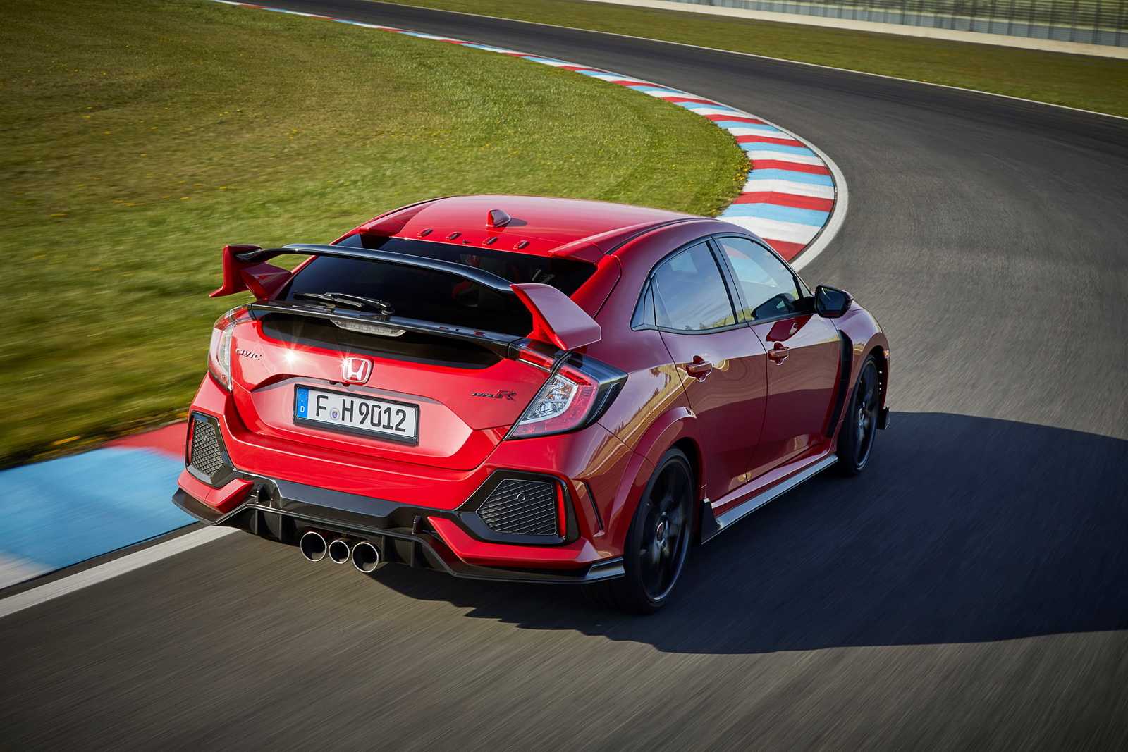 Honda civic type r 2017 года. самый быстрый