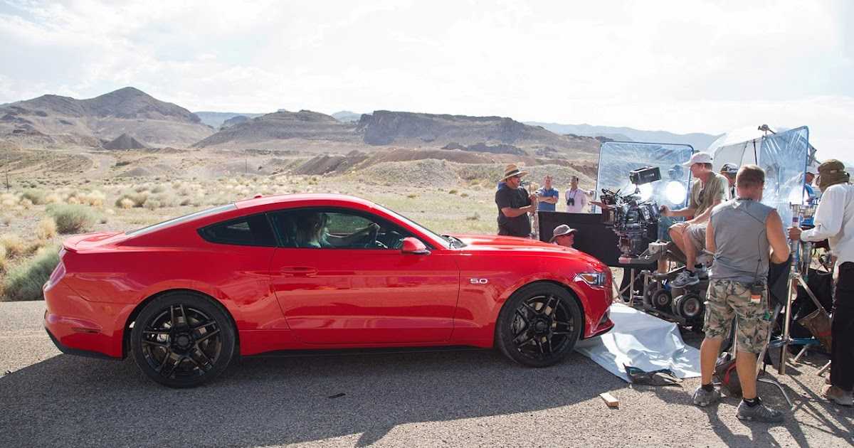 Посмотрел фильм жажда скорости по мотивам игры NFS Подскажите, в какой такой конкретно модификации был серебристо-синий Форд Мустанг